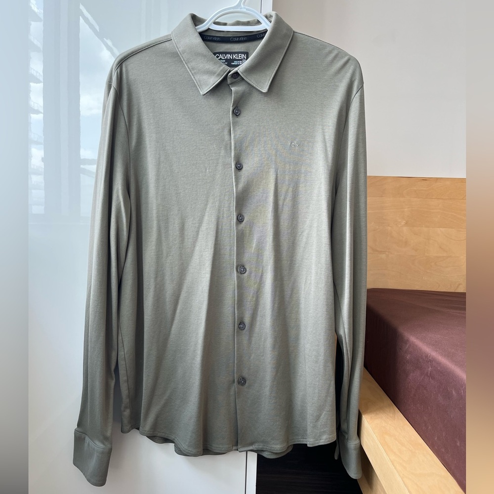 Calvin Klein Men’s Olive Green Liquid Touch Jersey Shirt - Large